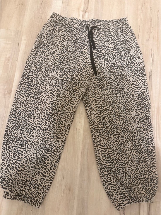 Amazon Pants - Amazon Women's Black and Cream Leopard Print Jogger Pants